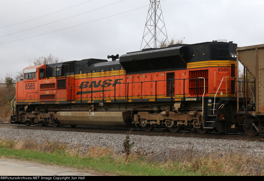 BNSF 8585